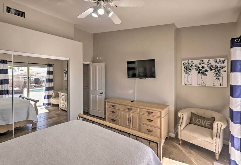 Gorgeous Desert Escape W/ Pool, Lake Havasu Views!