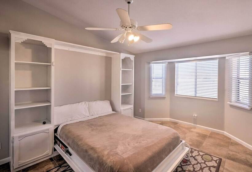 Gorgeous Desert Escape W/ Pool, Lake Havasu Views!