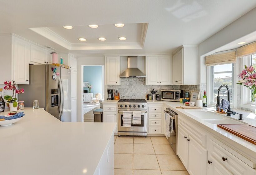 Gorgeous Vista Home W/ Private Pool & Spa!