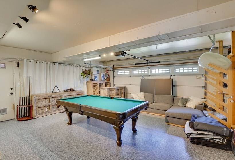 Gorgeous Vista Home W/ Private Pool & Spa!