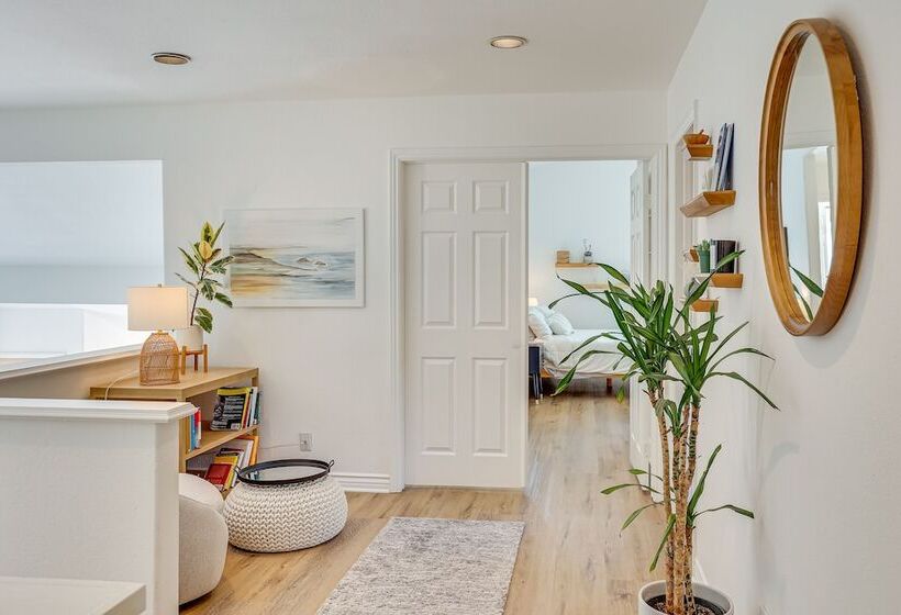 Gorgeous Vista Home W/ Private Pool & Spa!