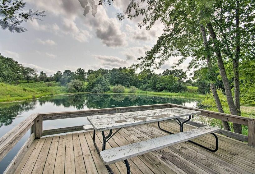 Grace Place Clark House On Farm: Shared Hot Tub!