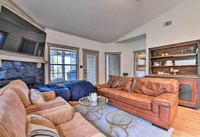 Graford Cabin W/ Rooftop Deck & Lake Views!