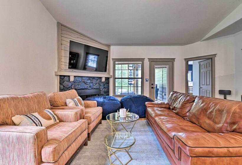 Graford Cabin W/ Rooftop Deck & Lake Views!