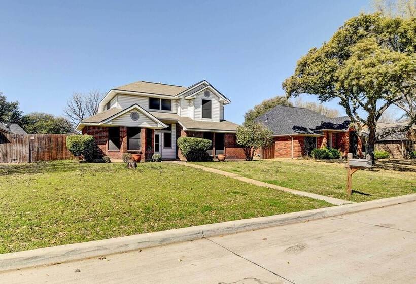 4 Mi To Joe Pool Lake: Home In Grand Prairie