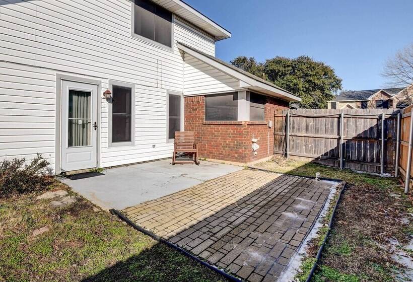 4 Mi To Joe Pool Lake: Home In Grand Prairie