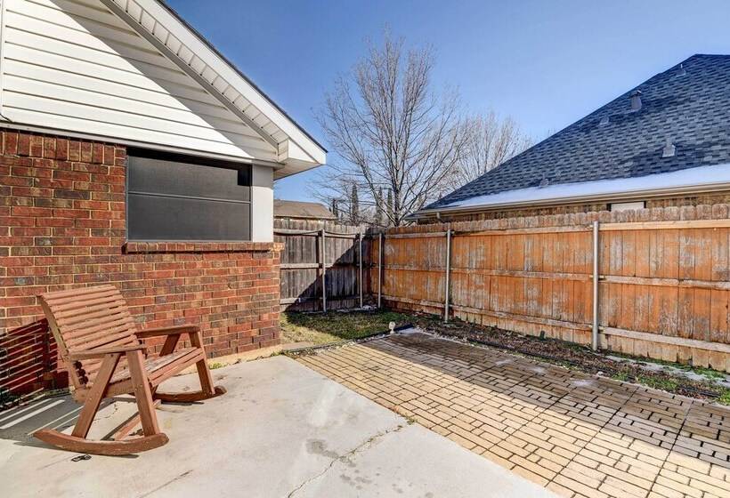 4 Mi To Joe Pool Lake: Home In Grand Prairie