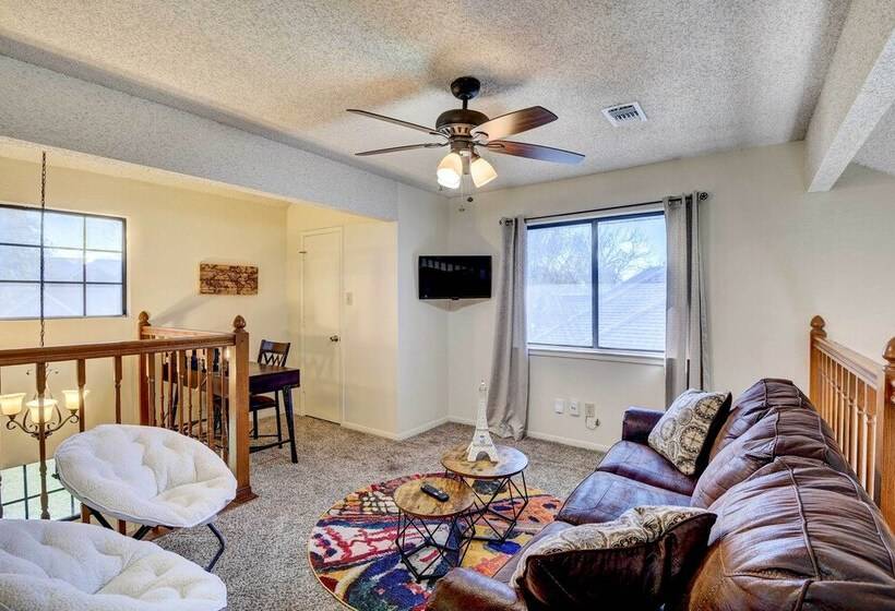 4 Mi To Joe Pool Lake: Home In Grand Prairie