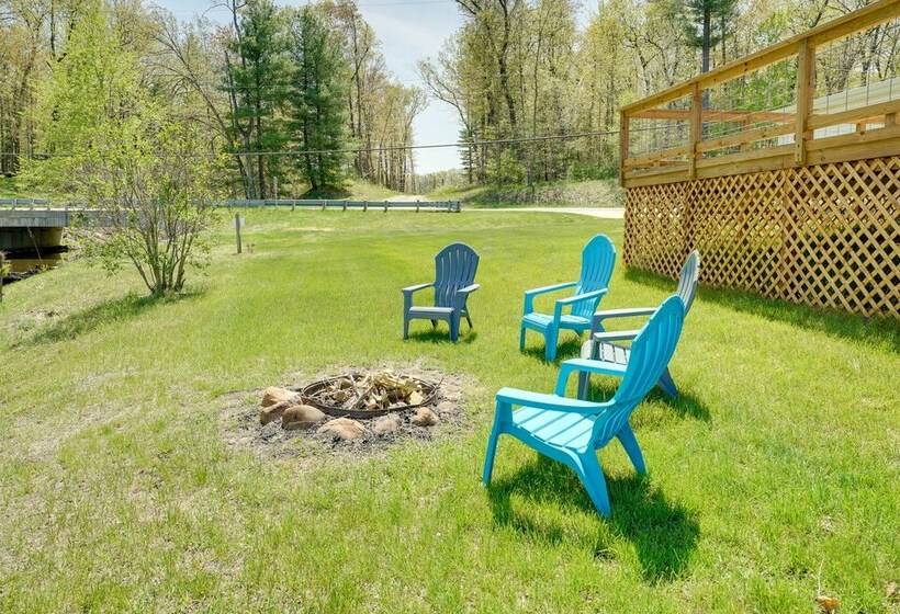 Grant Home W/ Fire Pit: Hess Lake Access Nearby!