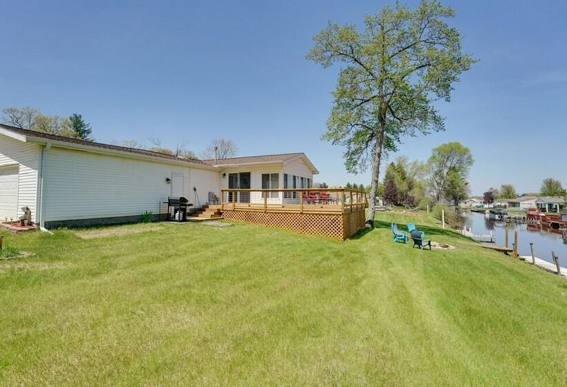 Grant Home W/ Fire Pit: Hess Lake Access Nearby!