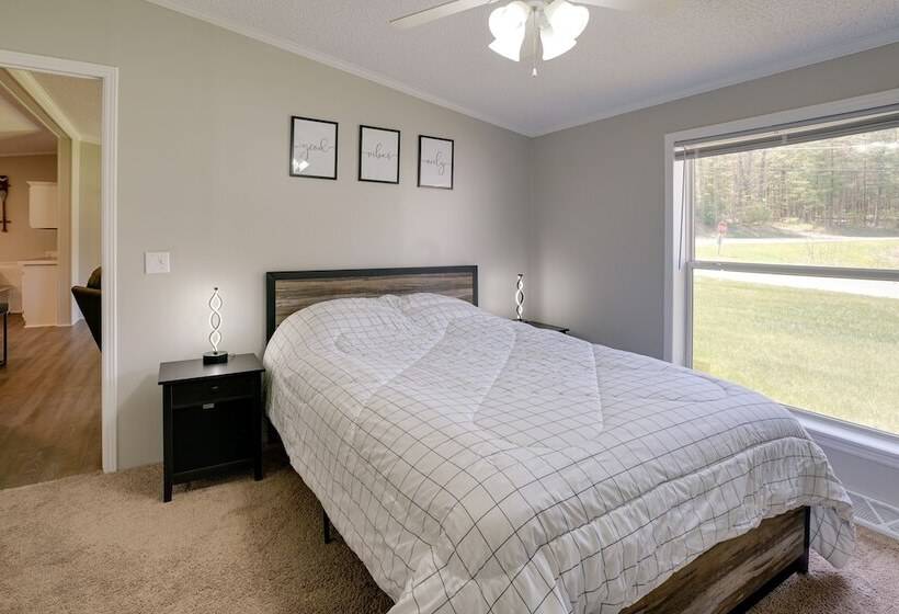 Grant Home W/ Fire Pit: Hess Lake Access Nearby!