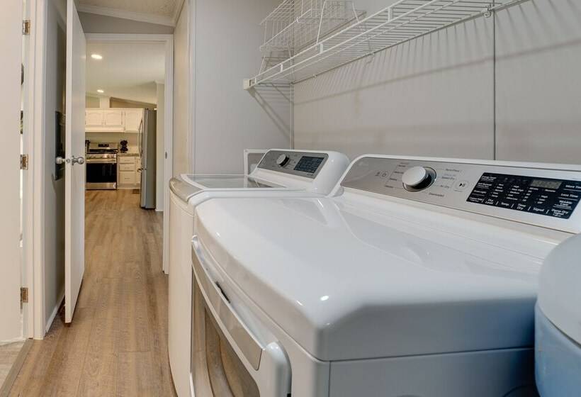 Grant Home W/ Fire Pit: Hess Lake Access Nearby!