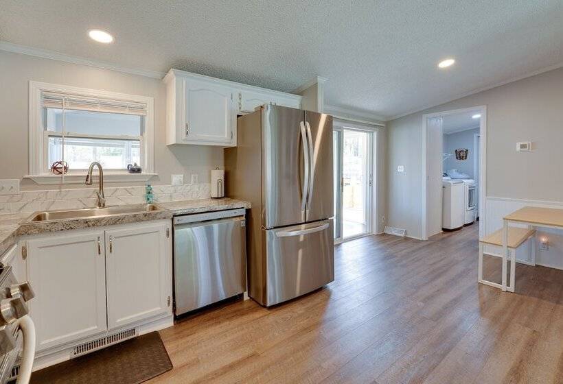 Grant Home W/ Fire Pit: Hess Lake Access Nearby!