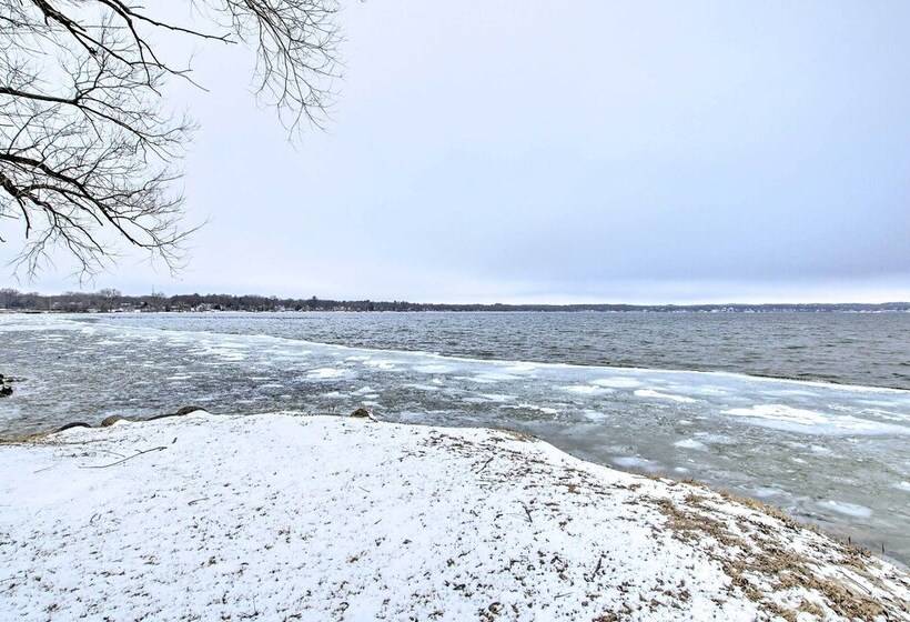 Green Lake Vacation Home W/ Screened Porch!