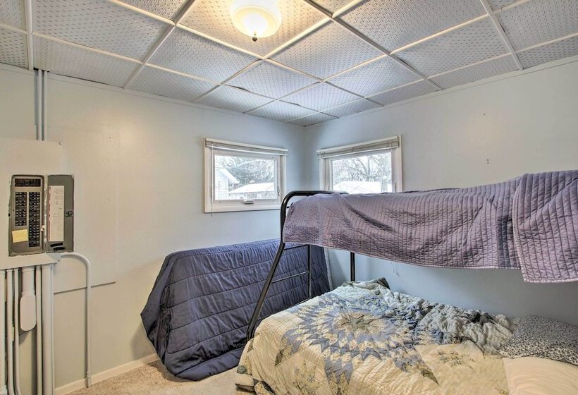 Green Lake Vacation Home W/ Screened Porch!