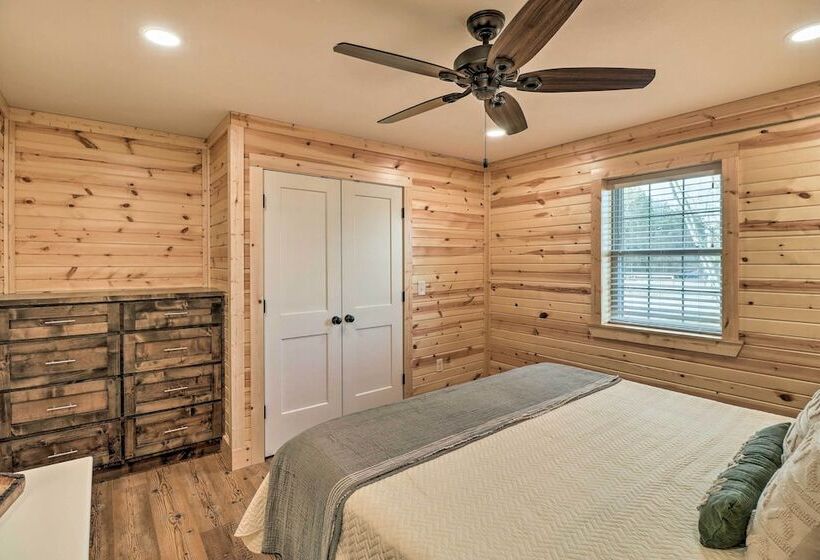 Greers Ferry Home On 40 Acres 1/4 Mi To Lake!