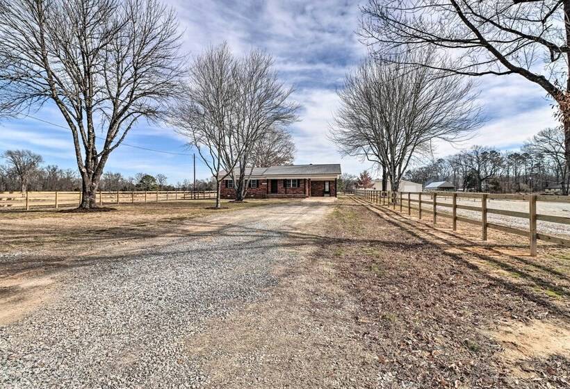 Greers Ferry Home On 40 Acres 1/4 Mi To Lake!