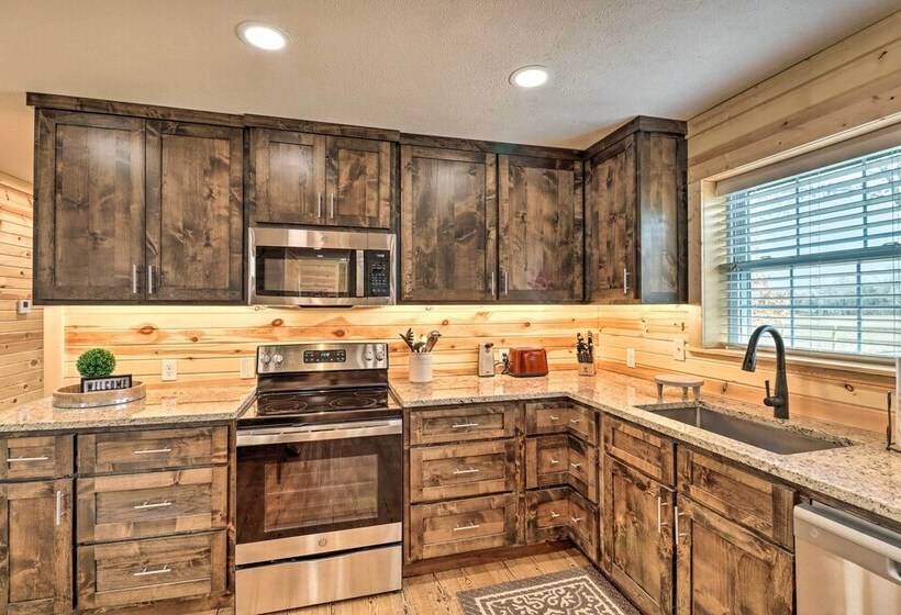 Greers Ferry Home On 40 Acres 1/4 Mi To Lake!