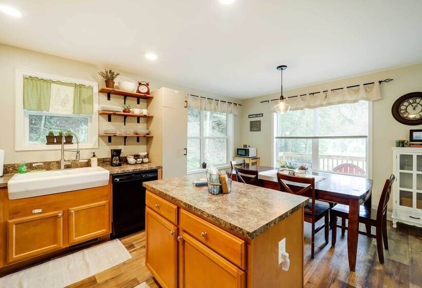 Greystone   Creekside Cabin: Hike, Fish & Explore!