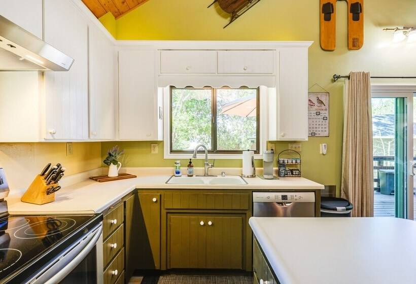 Groveland Home Walk To Pine Mountain Lake!