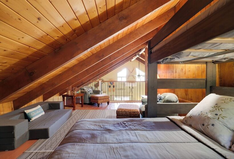 Groveland Home Walk To Pine Mountain Lake!