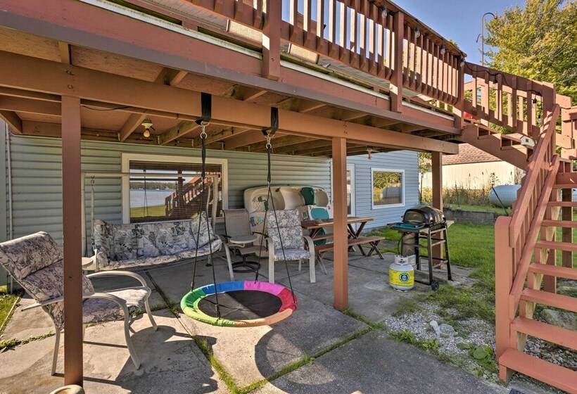 Lakefront Ludington Retreat W/ Kayaks & Fire Pit!