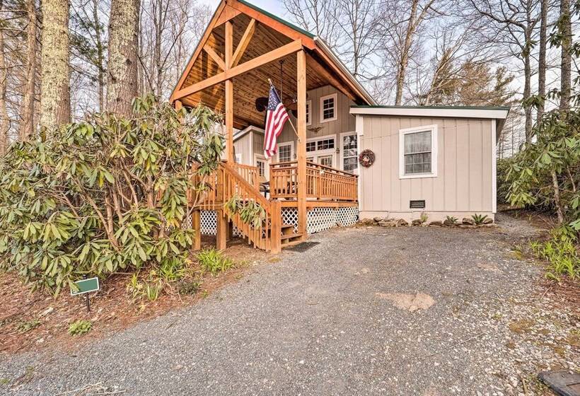 High Country Newland Cabin W/ Deck + Fire Pit!