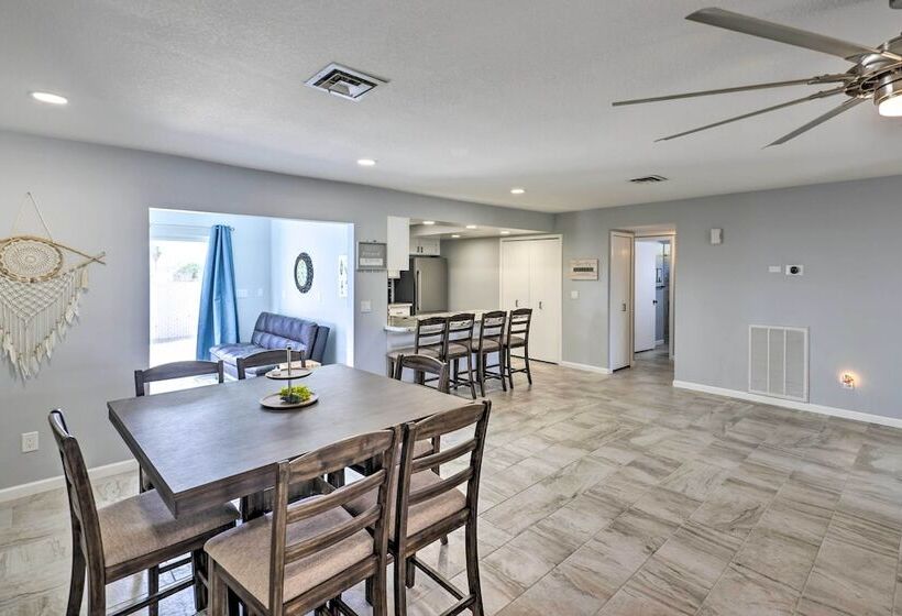 Home W/ Arizona Room ~ 5 Mi To Lake Havasu!