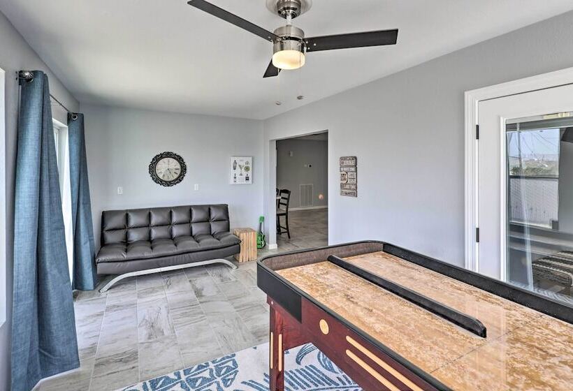 Home W/ Arizona Room ~ 5 Mi To Lake Havasu!