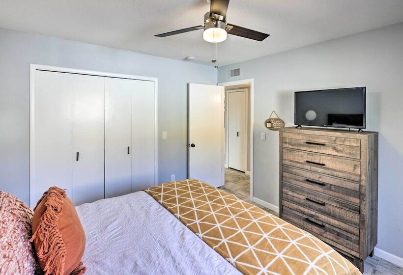 Home W/ Arizona Room ~ 5 Mi To Lake Havasu!