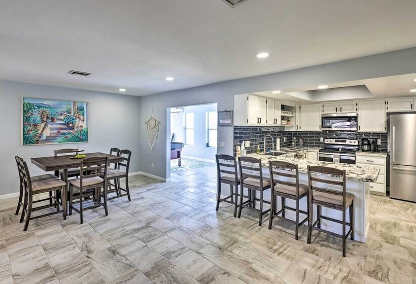 Home W/ Arizona Room ~ 5 Mi To Lake Havasu!