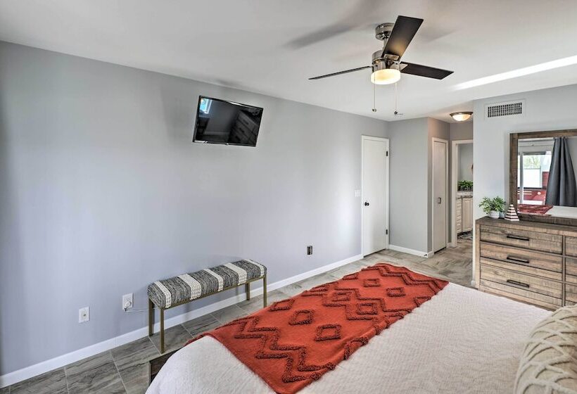 Home W/ Arizona Room ~ 5 Mi To Lake Havasu!