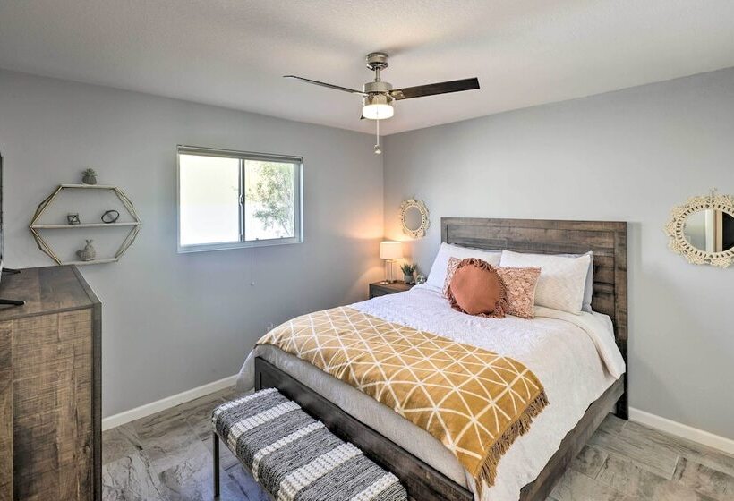 Home W/ Arizona Room ~ 5 Mi To Lake Havasu!