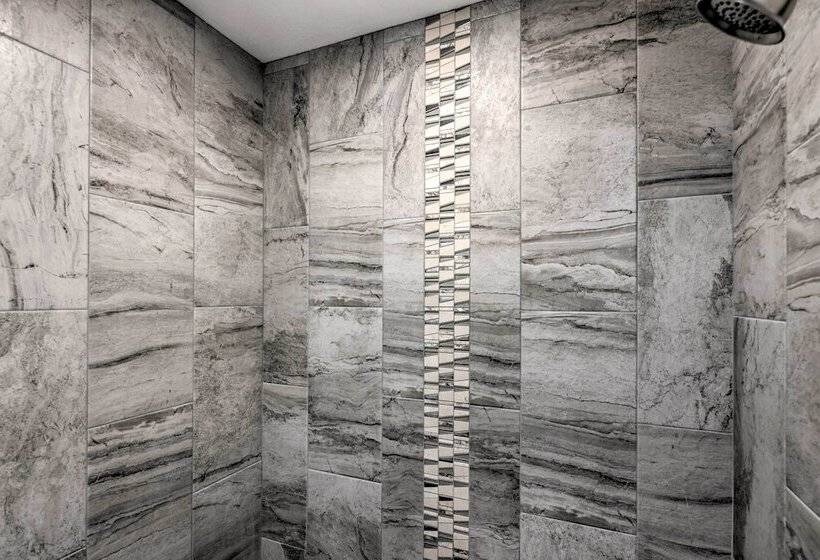 Home W/ Arizona Room ~ 5 Mi To Lake Havasu!