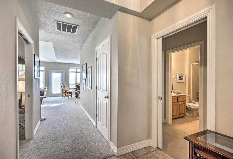 Home W/ Deck Near Lake Avalon, Boat Ramp + Golf!