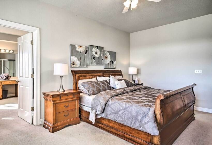 Home W/ Deck Near Lake Avalon, Boat Ramp + Golf!