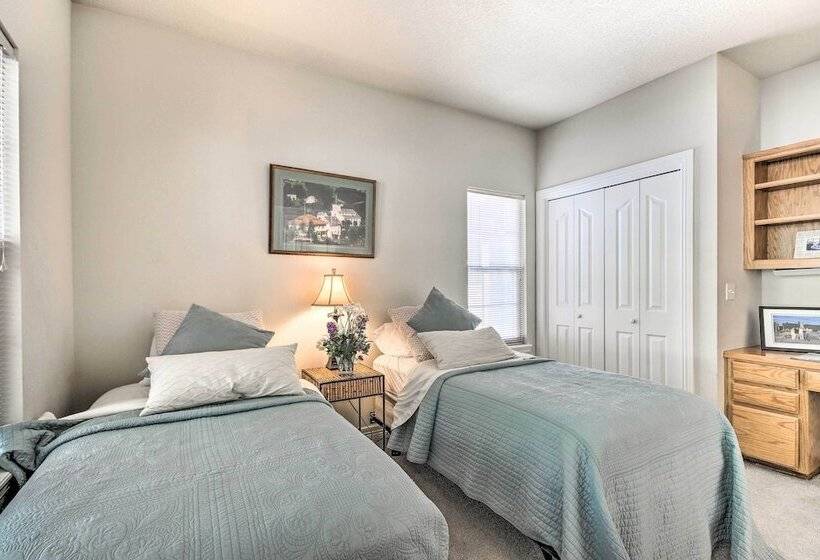 Home W/ Deck Near Lake Avalon, Boat Ramp + Golf!