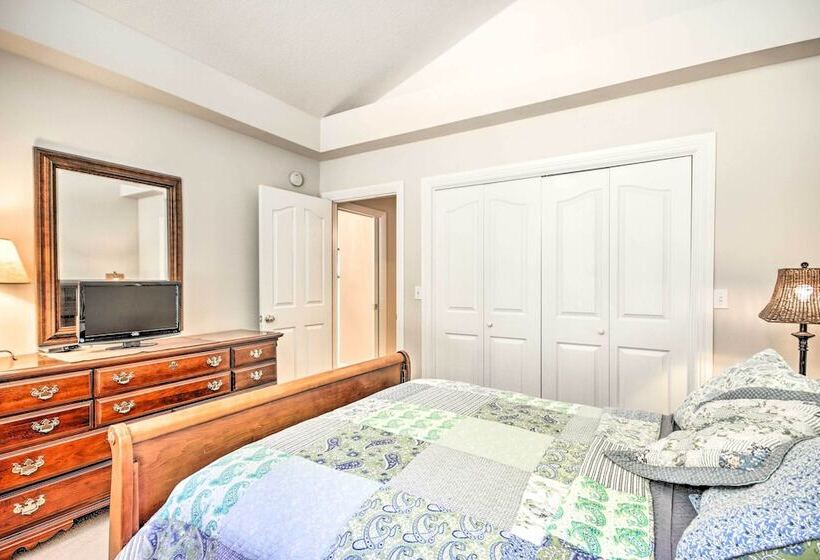 Home W/ Deck Near Lake Avalon, Boat Ramp + Golf!