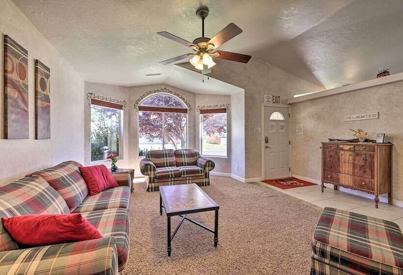 Home W/ Game Room & Fire Pit: 30 Min To Zion!