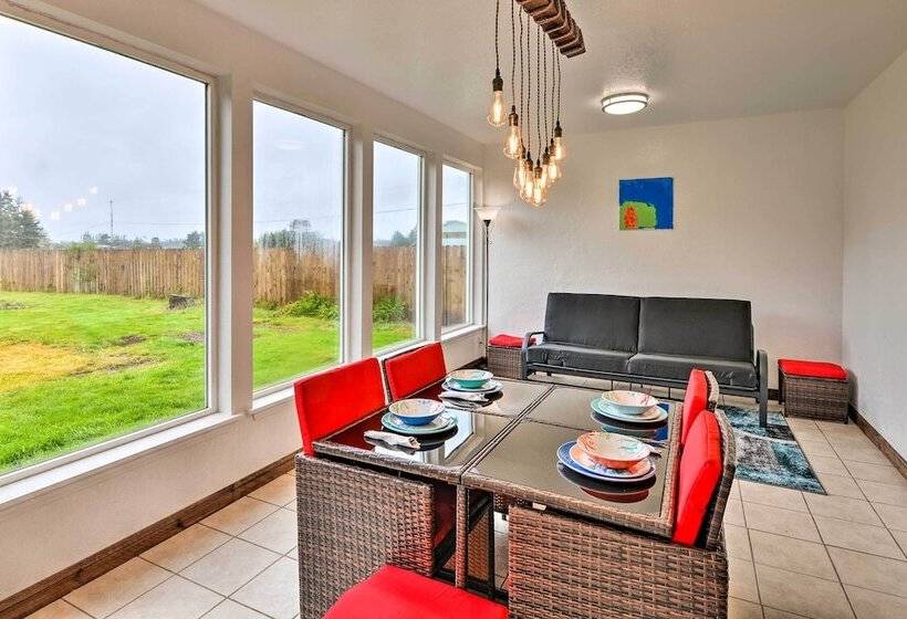 Horse And Dog Friendly Home Near Redwoods!