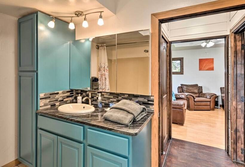 Horse And Dog Friendly Home Near Redwoods!