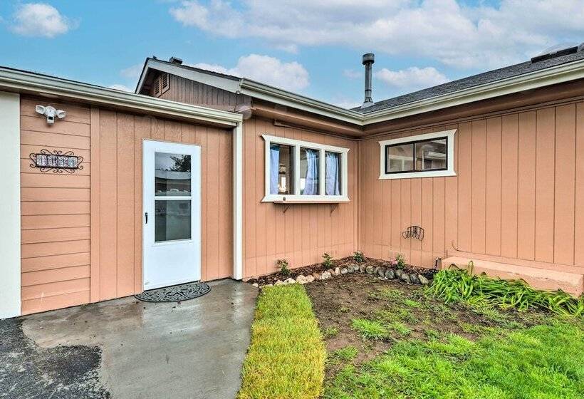 Horse And Dog Friendly Home Near Redwoods!