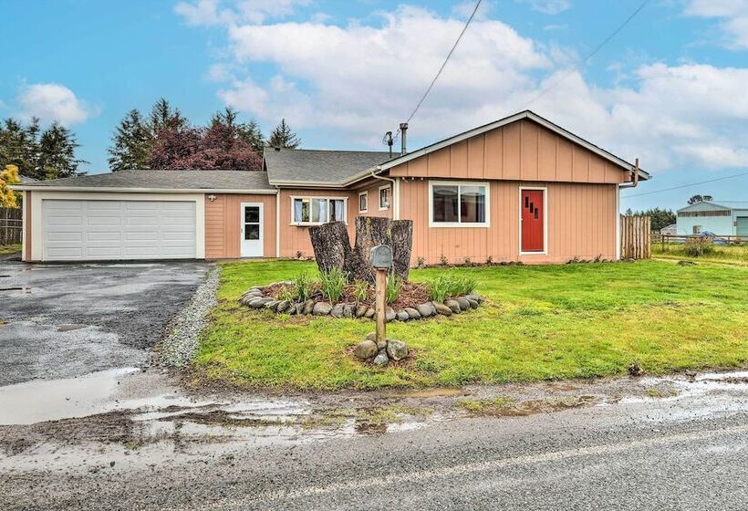 Horse And Dog Friendly Home Near Redwoods!