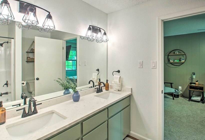 Deck & Resort Amenities: Hot Springs Home!