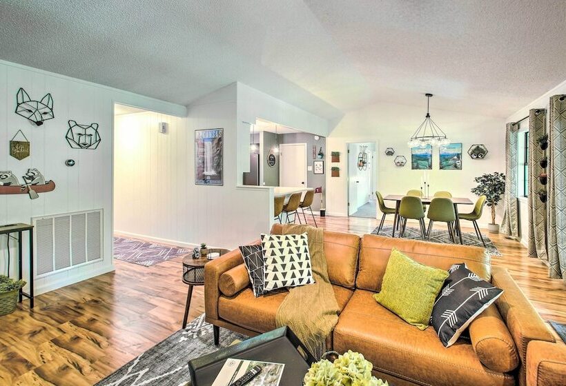 Deck & Resort Amenities: Hot Springs Home!