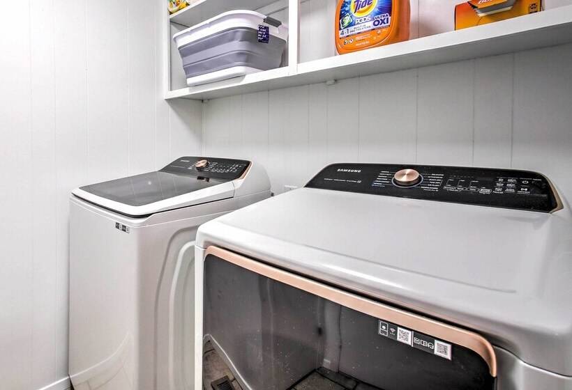 Deck & Resort Amenities: Hot Springs Home!