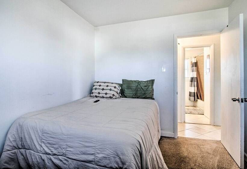 House W/ Pellet Smoker & Grill, 1 Mi To Lake!