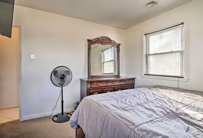 House W/ Pellet Smoker & Grill, 1 Mi To Lake!