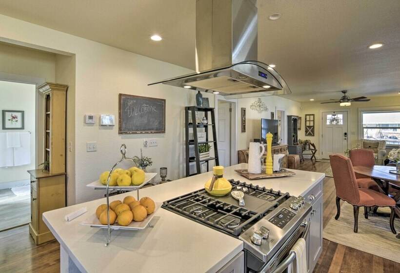 Ideally Located Chico Home   Fire Pit & Grill