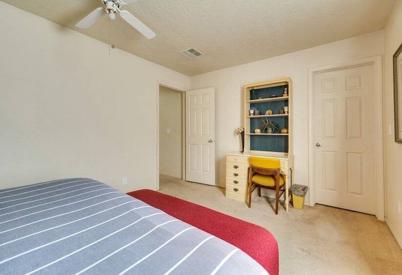 Ideally Located Nampa Home W/ Office Area & Patio!